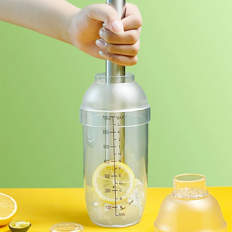 Plastic Cocktail Shaker Drink Mixer Hand Shaker Cup Scales Boba Tea Matcha Cup for Milk Wine Mixing Bar Tool