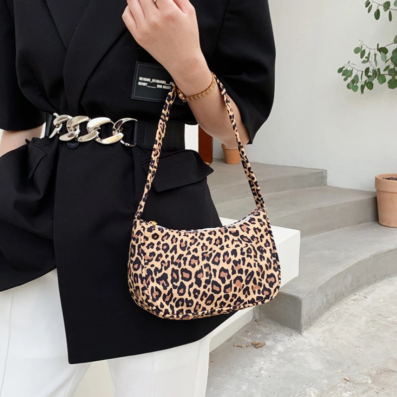 New Fashionable Flow Large Capacity Casual Lightweight Oxford Bag Ladies Fashionable Street One Shoulder