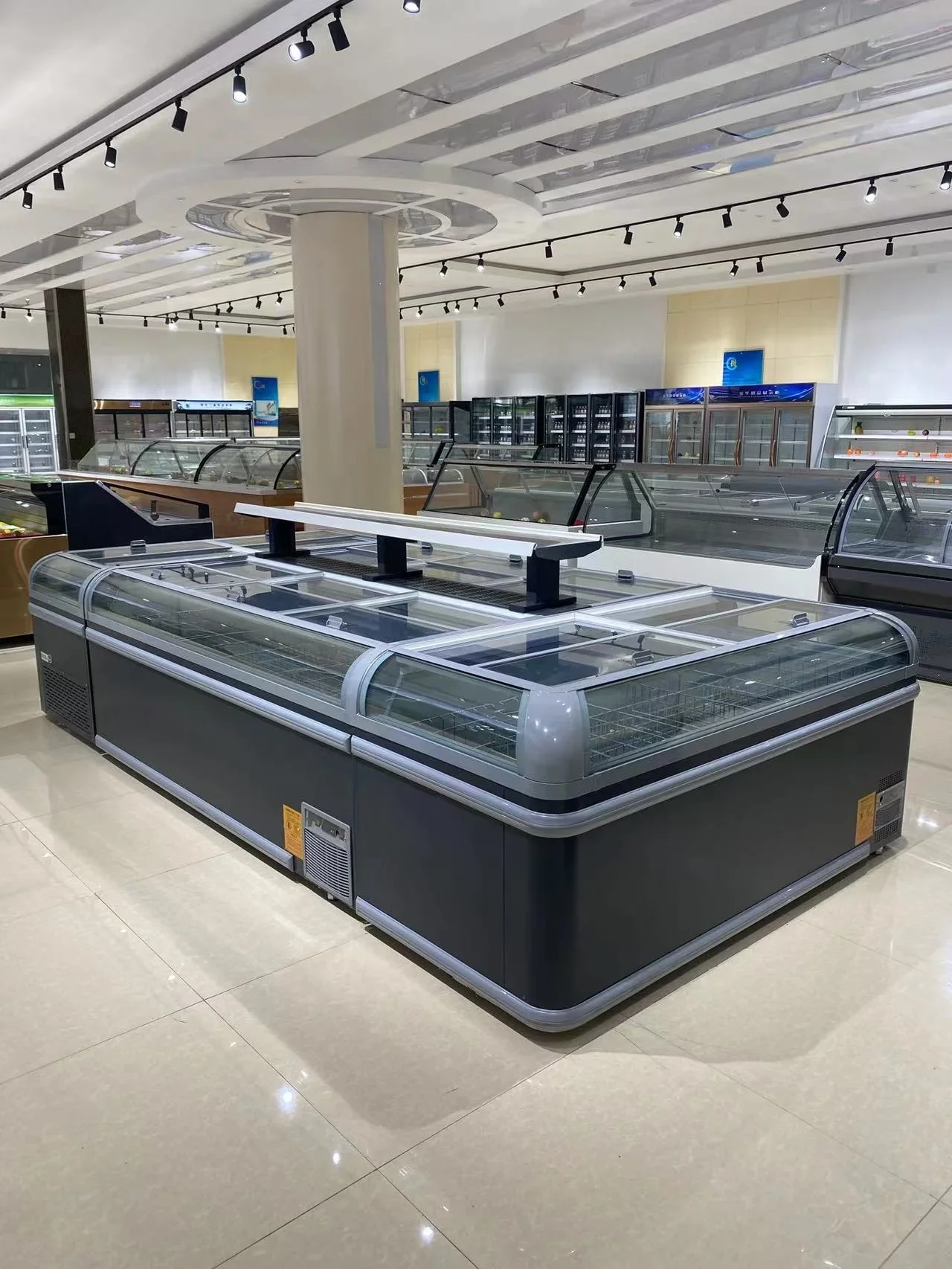 Supermarket Freezer Mall Refrigerator Display Showcase Freezing 0 To -18 Degree Commercial Deep Chest Freezer Big Capacity