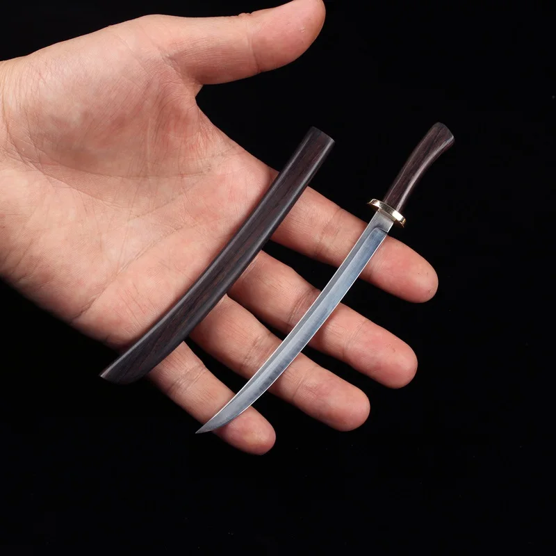 

Миниатюрный меч, солдатское оружие 1:6, размер 1/6, 15 см, лезвие из дикого гусиного пера, стиль мин, холодное оружие, коллекционные экшн-фигурки 12 дюймов