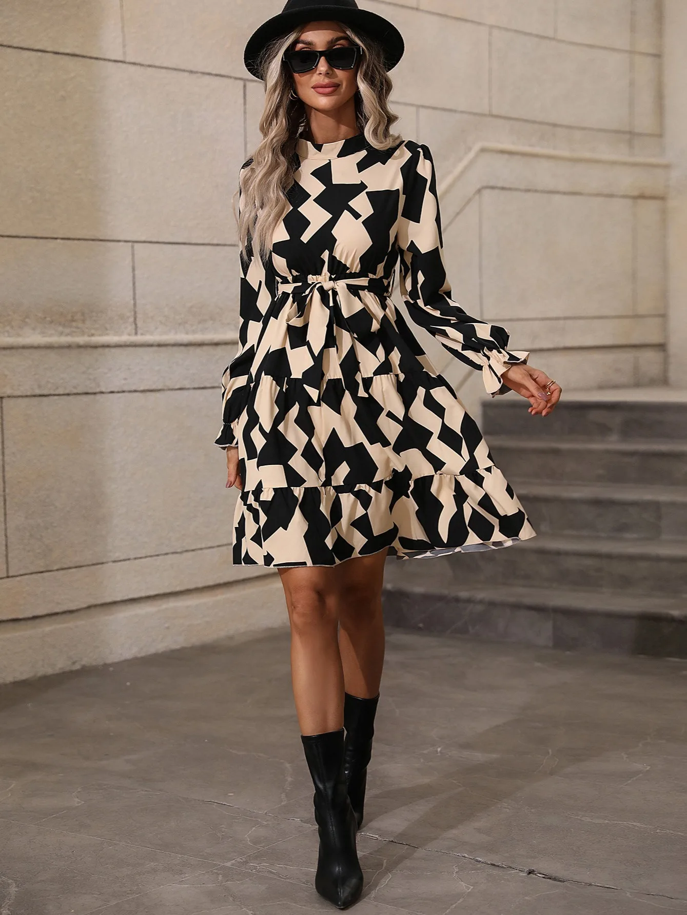 

Women's Dresses Abstract Print Belted Long Sleeve A-line Dresses