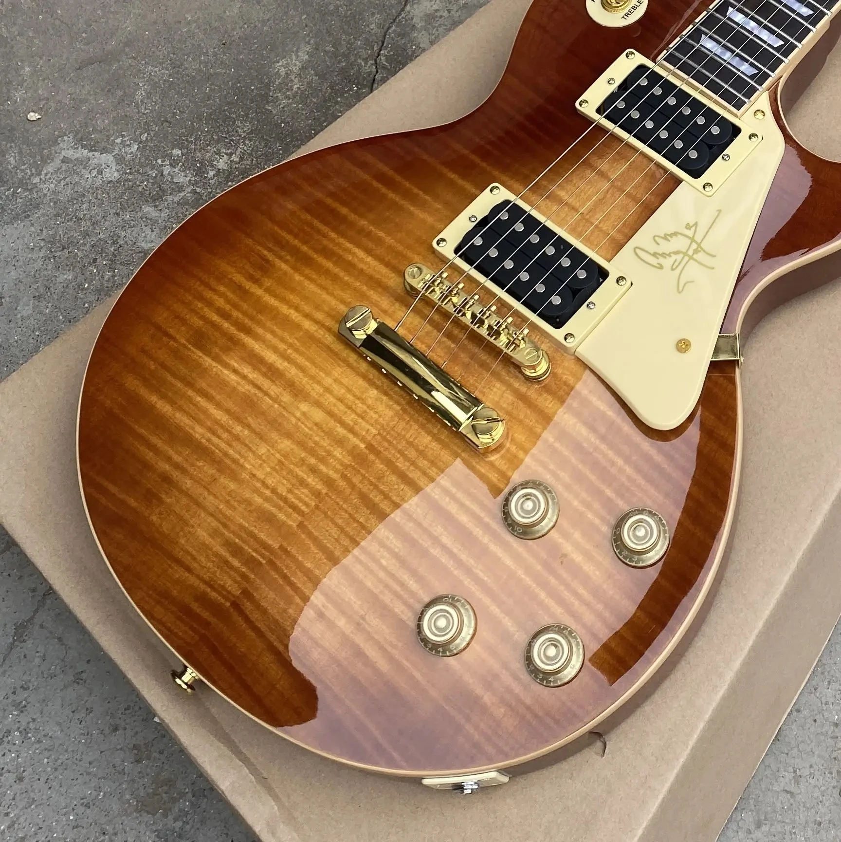 Electric guitar rosewood fingerboard 2 pickups Flame Maple Top