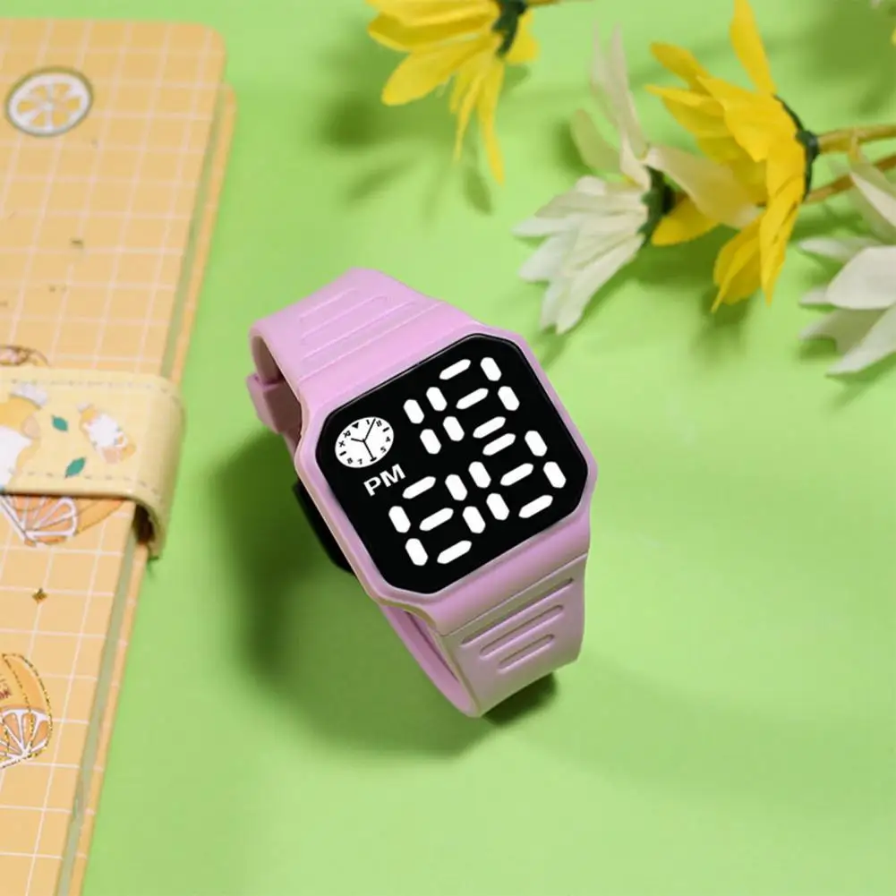 Рисунок 3 - Часы наручные с ЖК-экраном и силиконовым
