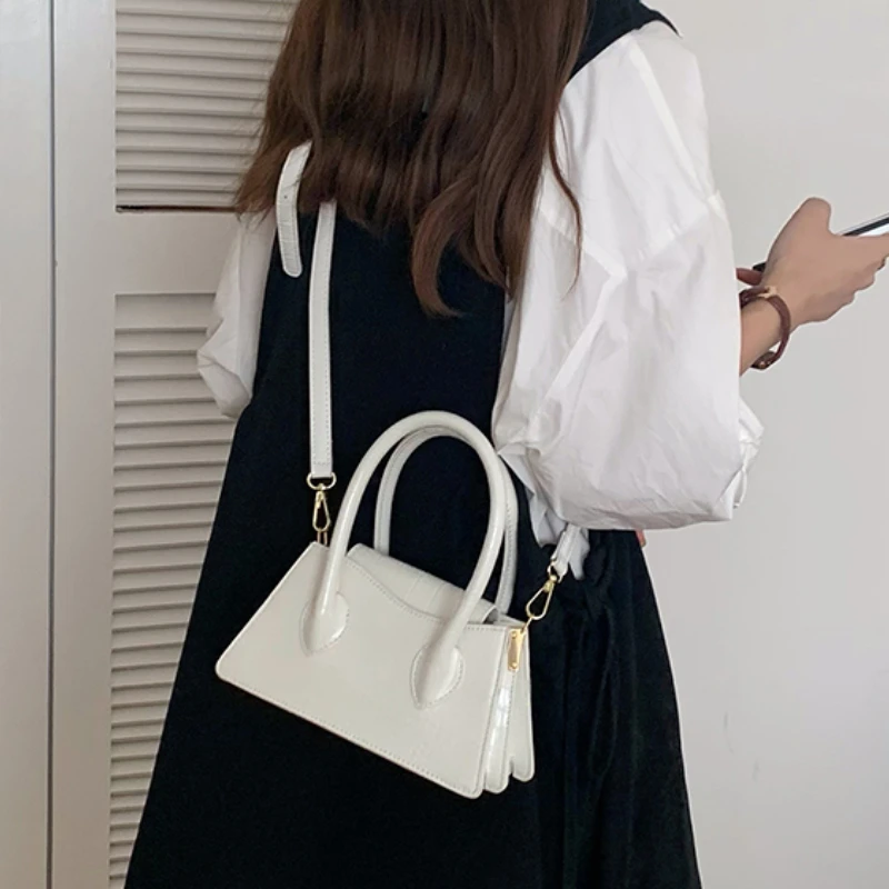 

Small Square Clutch Purses and Handbags Simple Fashion Ladies Messenger Bag Solid Color Female Shoulder Crossbody Bags for Women