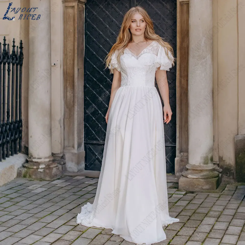 

LAYOUT NICEB Chiffon Plus Size Wedding Dress A-Line Lace Short Batwing Sleeve Bride Gown V-Neck Back Lace Up robe de mariée 2024