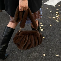 New Comfortable Versatile Texture Top Clutch Bag Women Winter Fluffy Cloud Crossbody Bag Retro Furry Commuting Storage Bag - Image 3