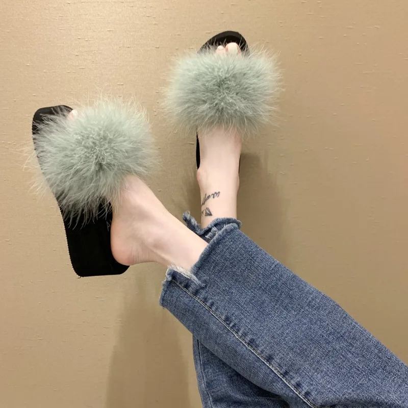 

2024 New Style Women'S Furry Fur Slippers Fake Fox Fur Fluffy Sandals Summer Non-Slip Open-Toed Indoor Sandals