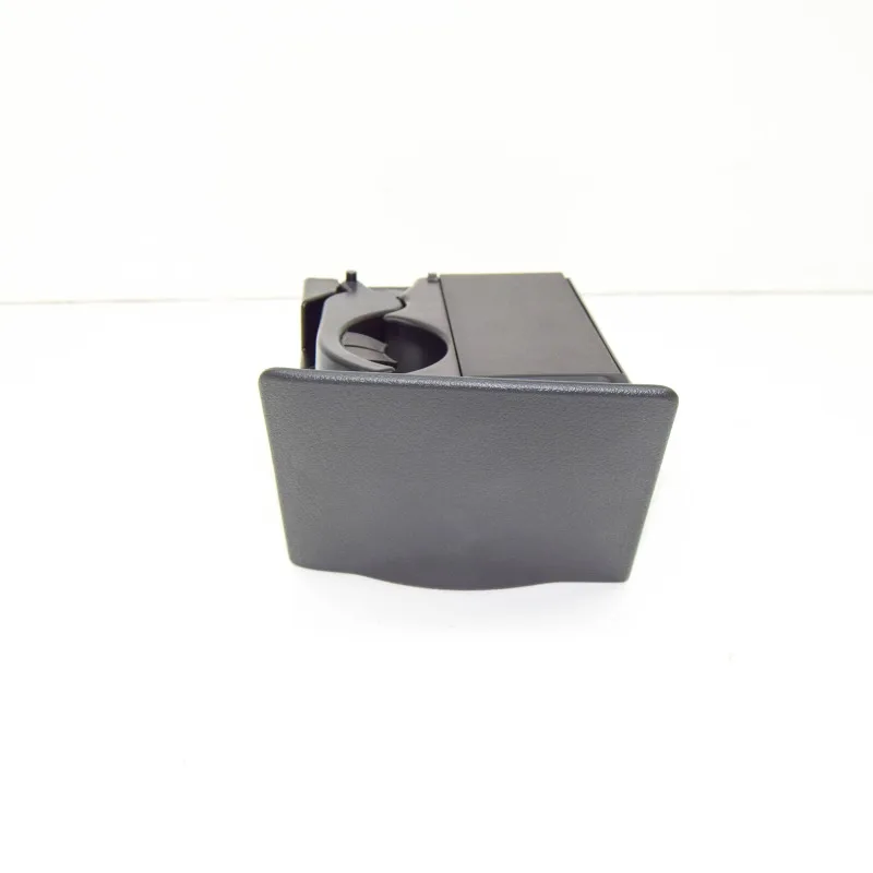 A6396800358 자동차 부품 계기판 재떨이 (우핸들용) 메르세데스-벤츠 W639 A6396800358 9B51