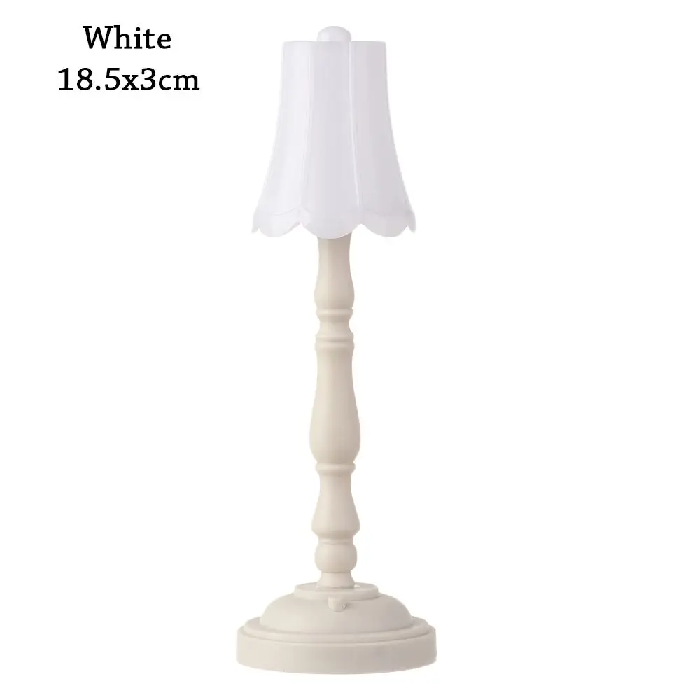 Lampadario da salone in ottone dorato e brindoli in vetro | Art La Rosa Lampadario da salone in ottone dorato e brindoli in vetro | Art La Rosa