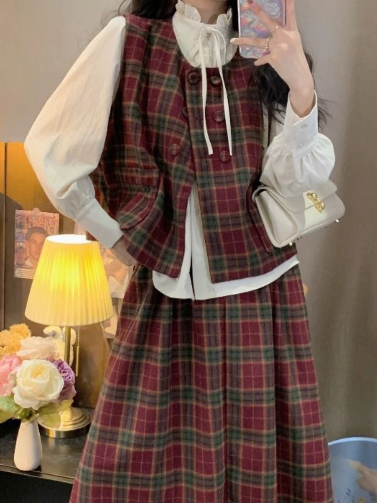 Plataz Sanguan's Same 2024 Retro Fashion Lace Vest Half-Dress Three-Piece Set