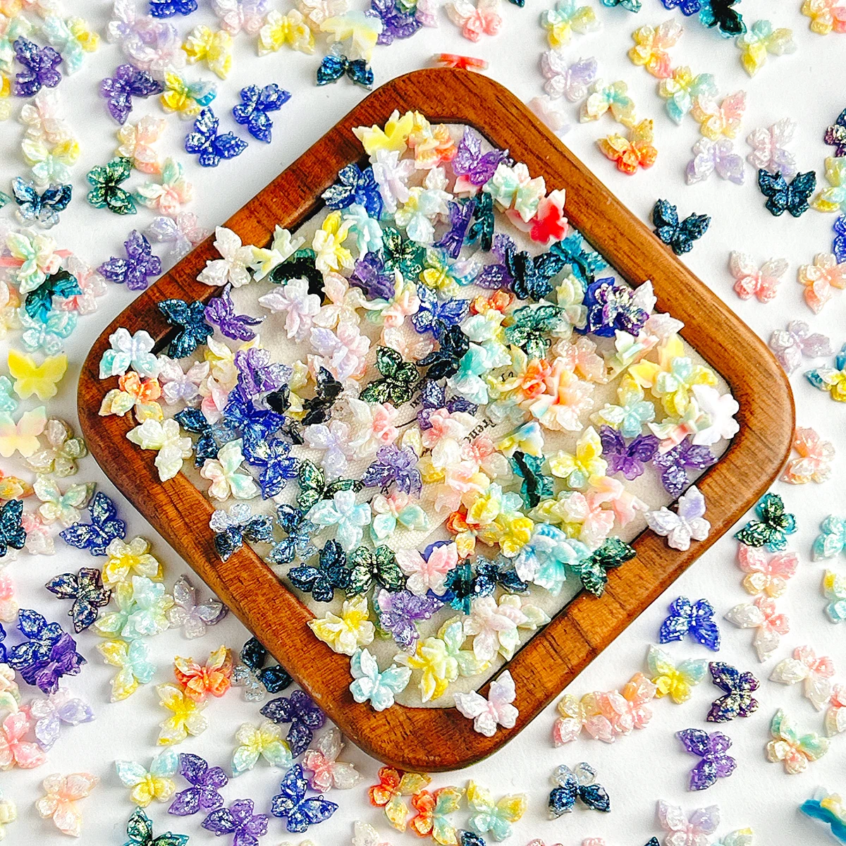 50개입 인기 무지개빛 야광 나비 네일아트 참 장식, 이중 레이어 몽환적인 컬러풀 나비 레진 네일 참 장식 DIY용