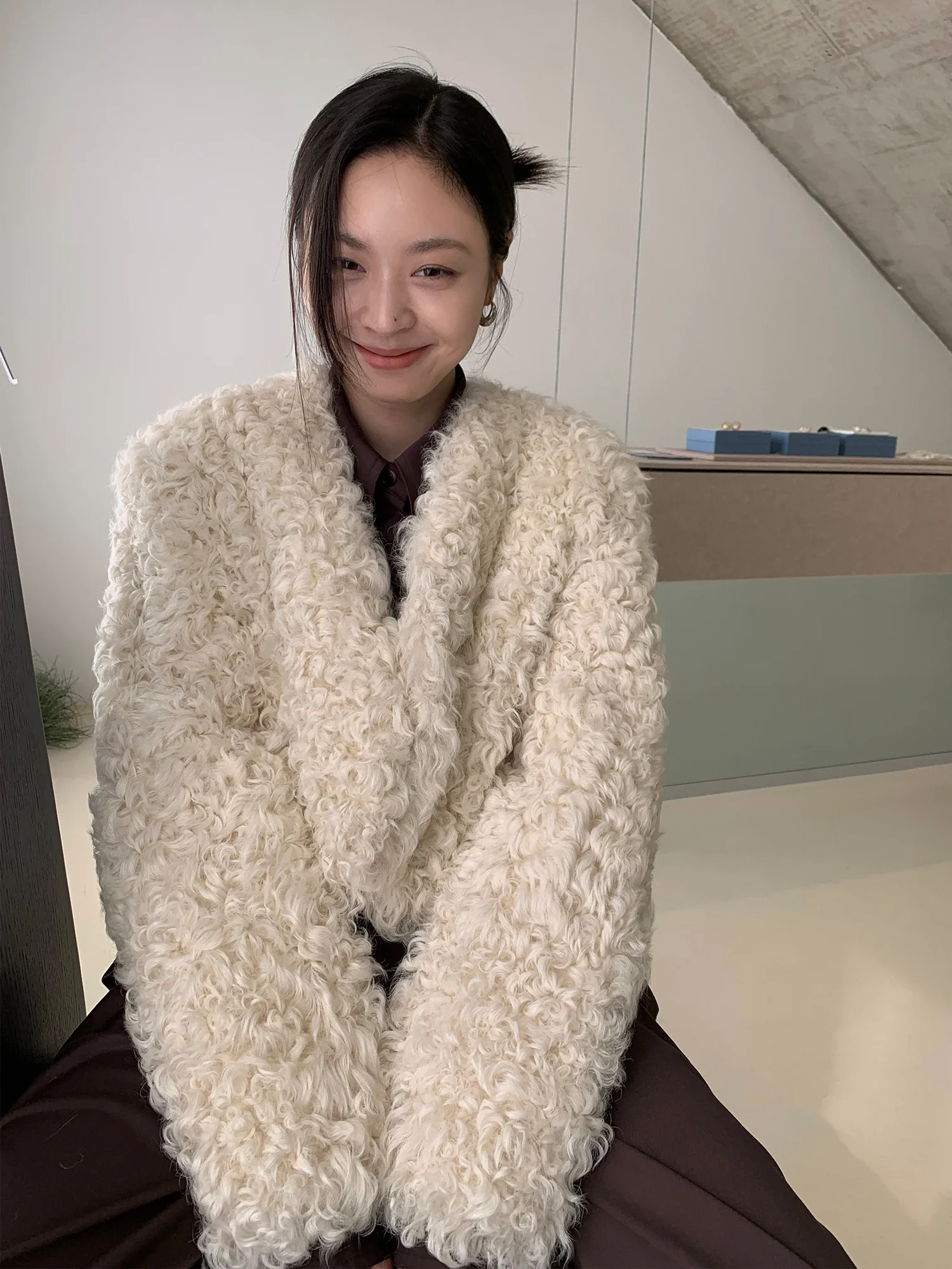 Wool Fur Coat Women's Clothing V-neck Autumn/Winter 2023 Knitted Thick Warm Fur Long Sleeve Casual Short Fluffy Jacket for Women