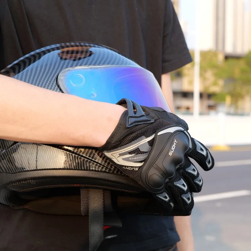 Рисунок 4 - Перчатки с закрытыми пальцами для мотоциклистов