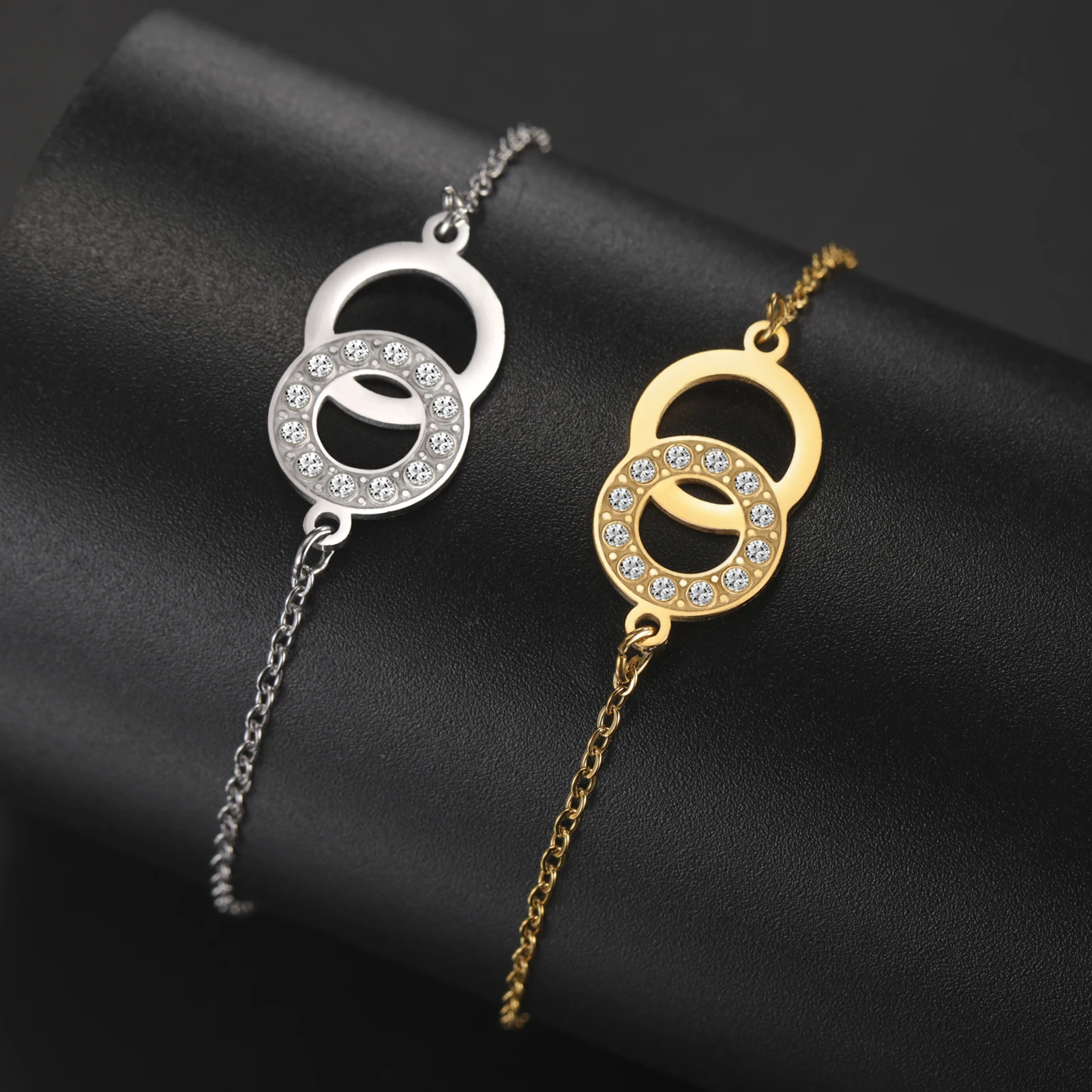 COOLTIME Shiny Linked Together Runde Armbänder Edelstahl Mode Pop Ewige Kette Armband Schmuck Hochzeitsgeschenk