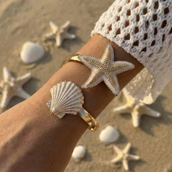 Chic Enamel Floral Open Cuff Bracelet in Gold Plated Metal (BR26Y0028 - 1)