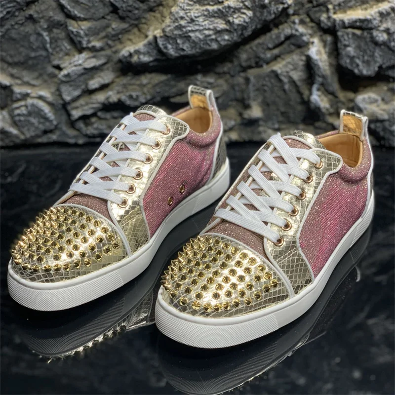 

Luxury Designer Shiny Pink Leather Golden Rivets Red Bottom Low Top Shoes For Men's Casual Flats Loafers Women's Spikes Sneakers