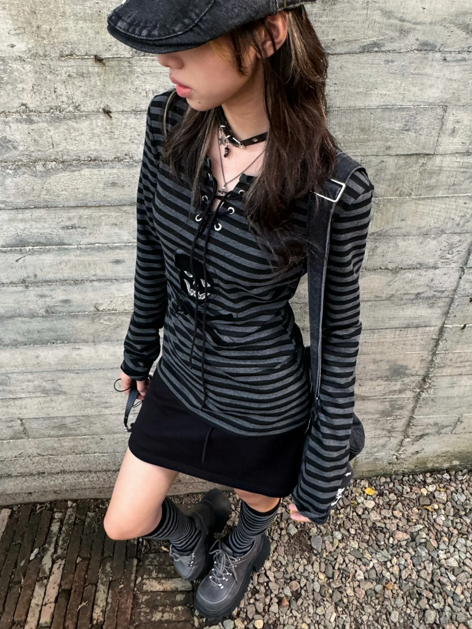 Genayooa Gothic Print T-Shirt Damen Lace Up Gestreifte T-Shirts Y2k Vintage Grunge Tops Punk Style Streetwear Japanische 2000er Jahre Tops – Detail 8