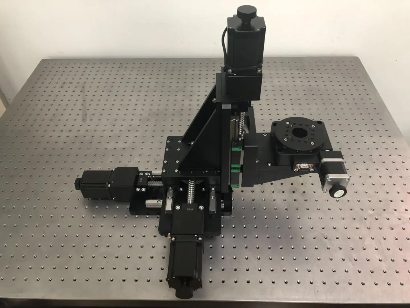Motorized XYZ Translation Stage with Rotary Axis, Travel Range 50x50x50mm