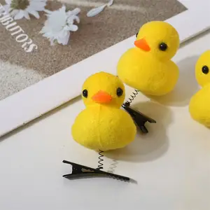 Canard jaune plastique avec crochet 15 cm pour jeu pêche de kermesse