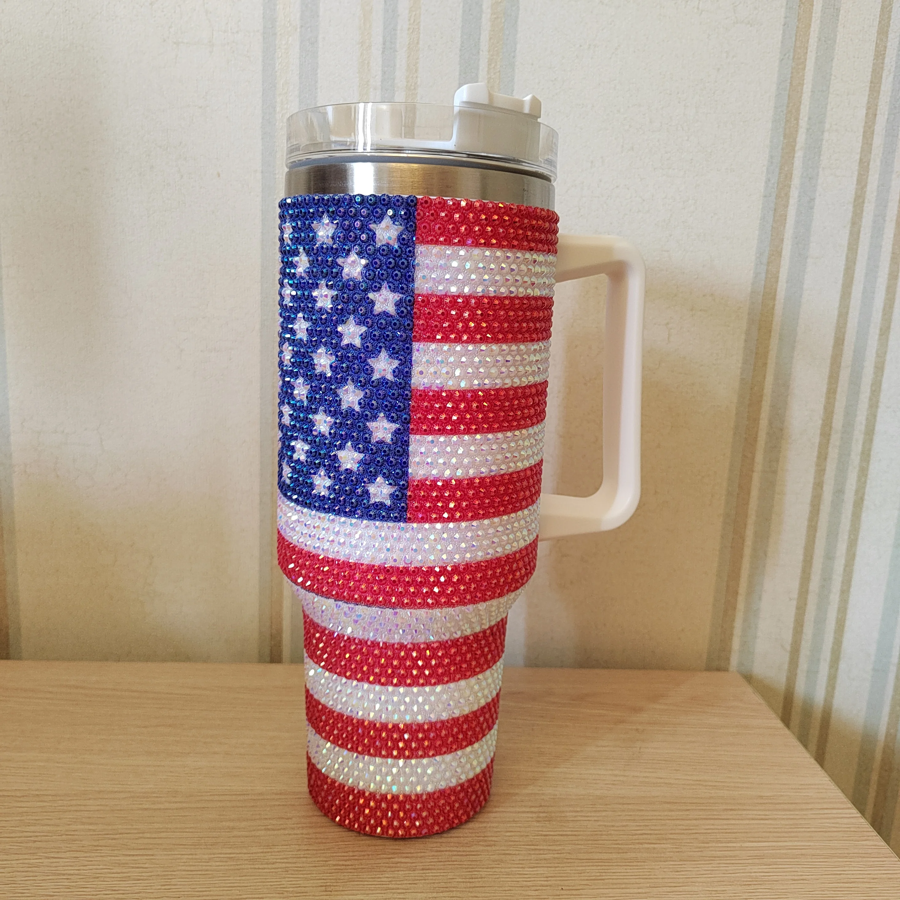 40oz Blinged Thermoskanne Kaffeetasse Edelstahl isolierte Wasserflasche US-Flagge Tragbarer Becher Isolierflasche Reisebecher Geschenk – Detail 5