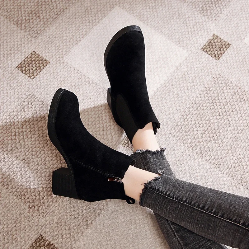 Autumn and Winter 2022 New Round Head Short Boots Women Thick Heel Suede Side Zipper Fashion Medium Heel Women's Boots