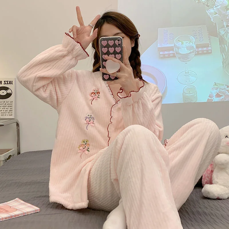 

Winter Pajamas Women's Students Thickened Plush Warm Pajamas Girls Long Sleeved Cardigan V-neck Suit Princess Style Home Clothes