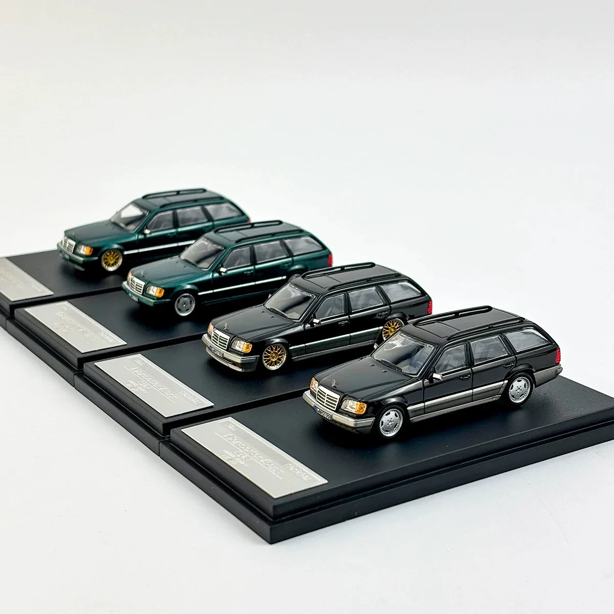 Mortal 1/64 BENS E Class Travel version S124 station wagon alloy simulation car model 3