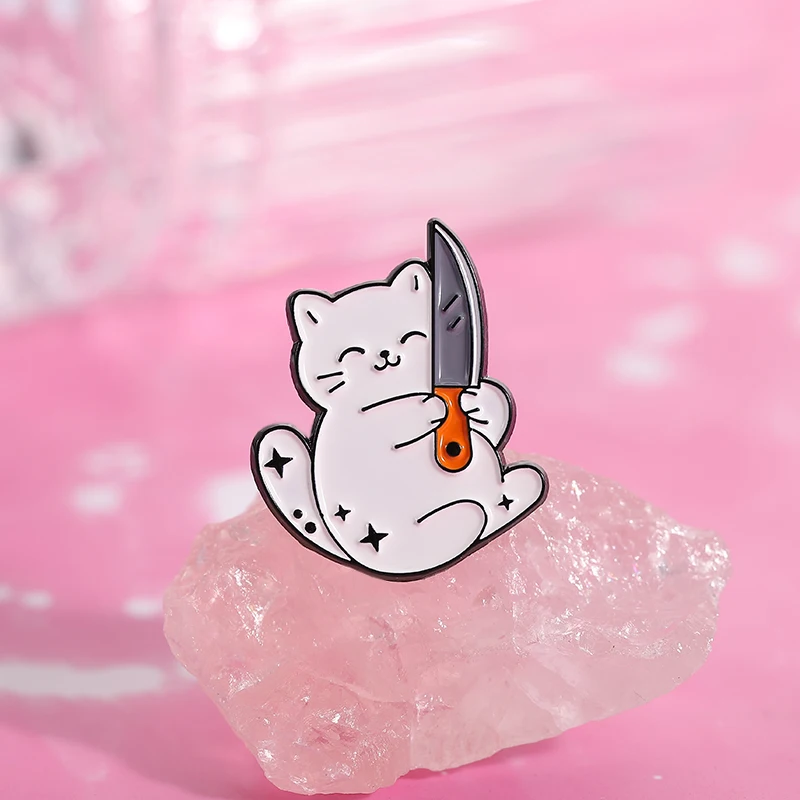 Niedliche Katzen-Emaille-Pins „SAG DAS NOCHMAL“ – Gefahren-Metallbroschen, modische Anstecknadeln, Rucksack- und Kleidungs-Schmuck, Geschenk für Freunde – Detail 5