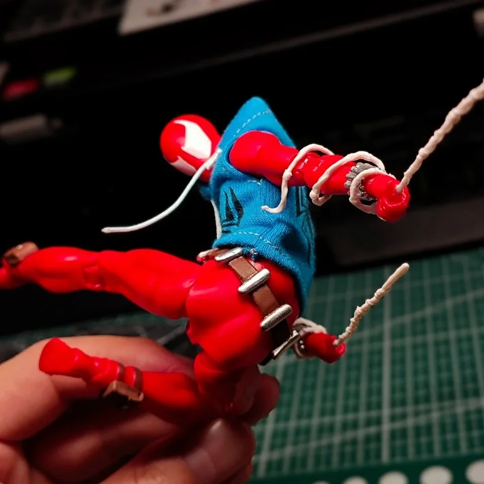 Mafex Scarlet-Spider #186 – Figurine Officielle Neuve, Tous Accessoires Inclus
