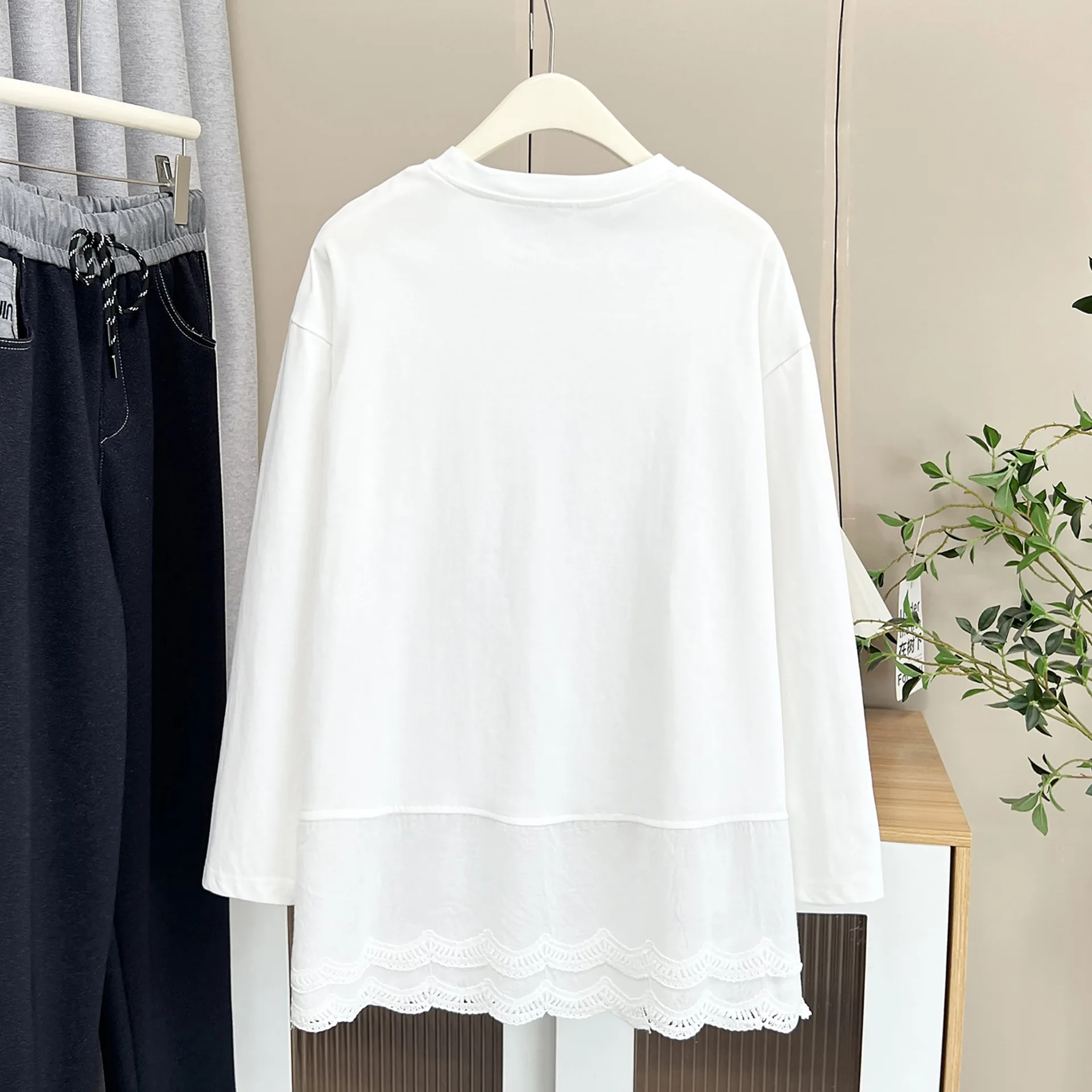 XXXXL Fashion Plus Size Women's T-Shirt Autumn New Lace Patchwork Long Sleeved Stylish Cotton Base Top 669