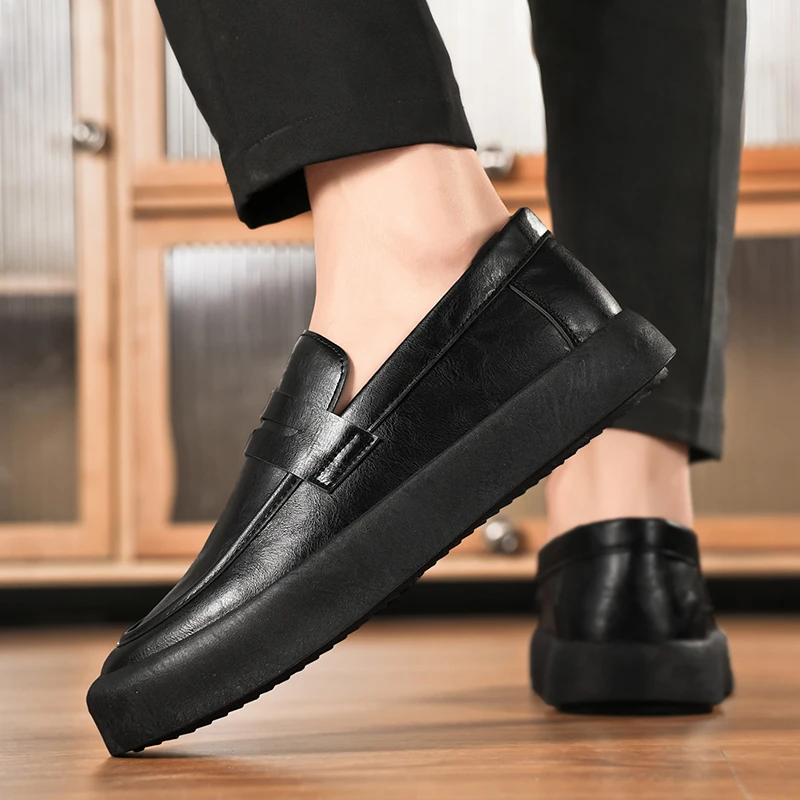 Men's Loafers for Spring, Large Size, Round-Toe Men's Moccasins, Slip-On Casual Shoes, Simple and Lightweight - 4