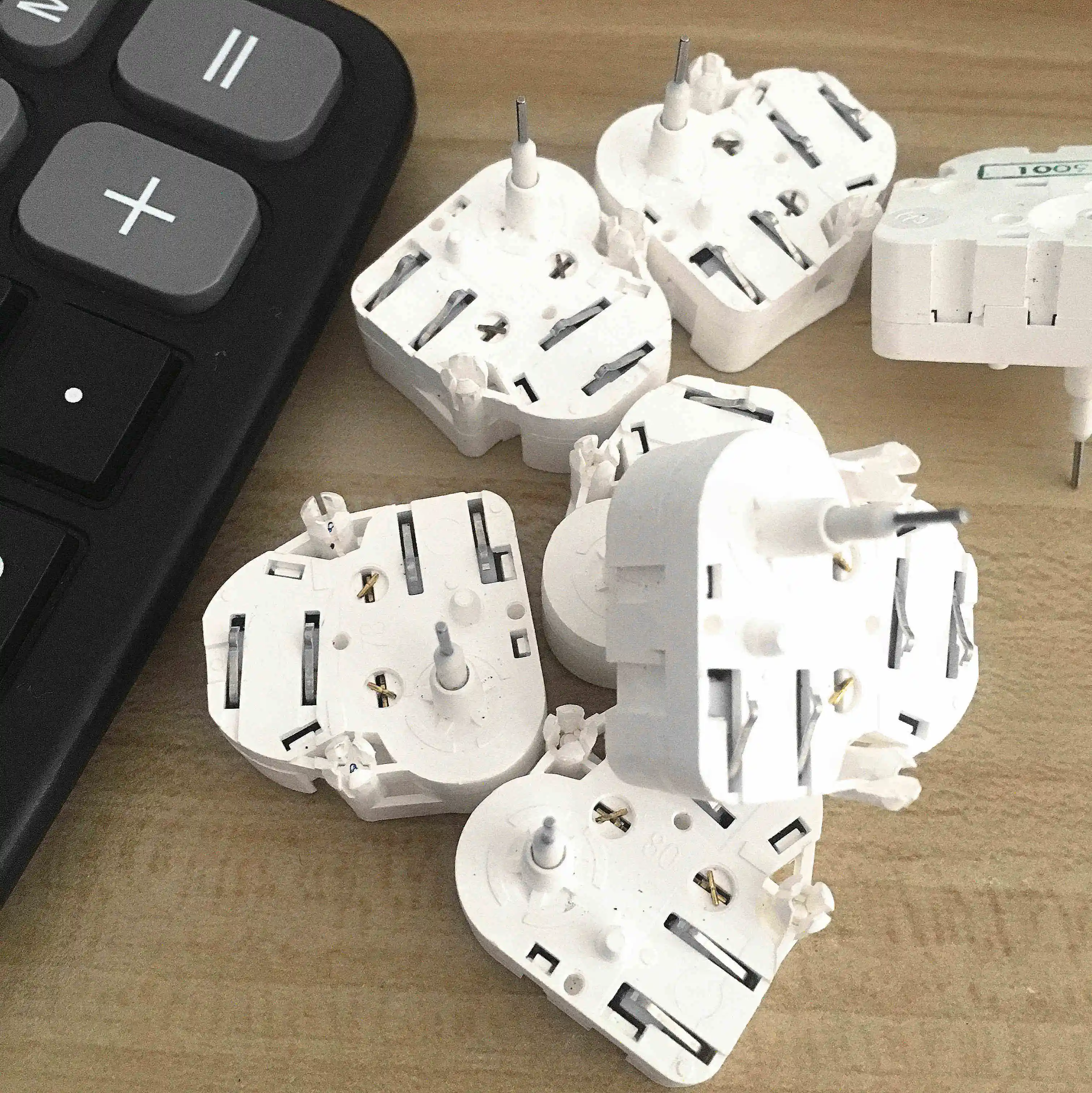 VDO Stepper motor FOR Audi Mercedes-BenZ Volvo Golf Passat Gauge Fuel Temp RPM Car Parts Instrument Motor Repair 1-50pcs/lot instrument stepper motor