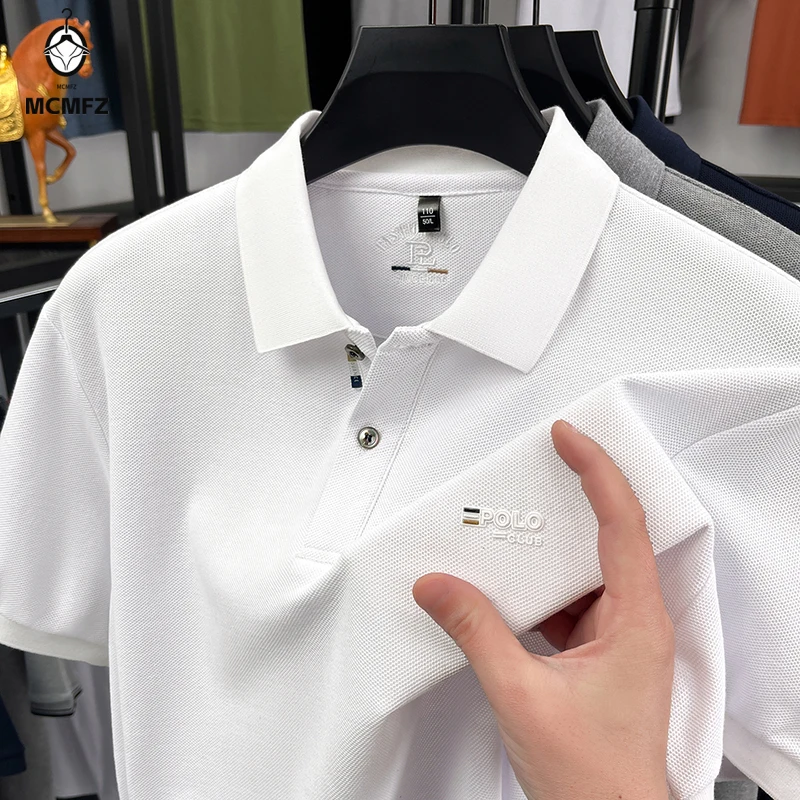 Polo da uomo in rete elasticizzata a maniche corte, con colletto sottile a bottone singolo, versatile per occasioni business casual e uso quotidiano. - immagine 2