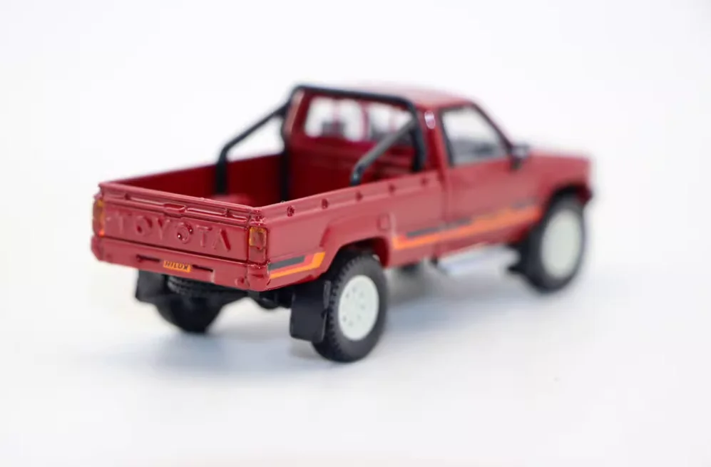 Para64 1:64 1984 Hilux Pickup Truck Simulation Alloy Car Model Gifts Decoration Collection Toys Static Display 16 S95342c82dcc0464d841f627c3280576d8
