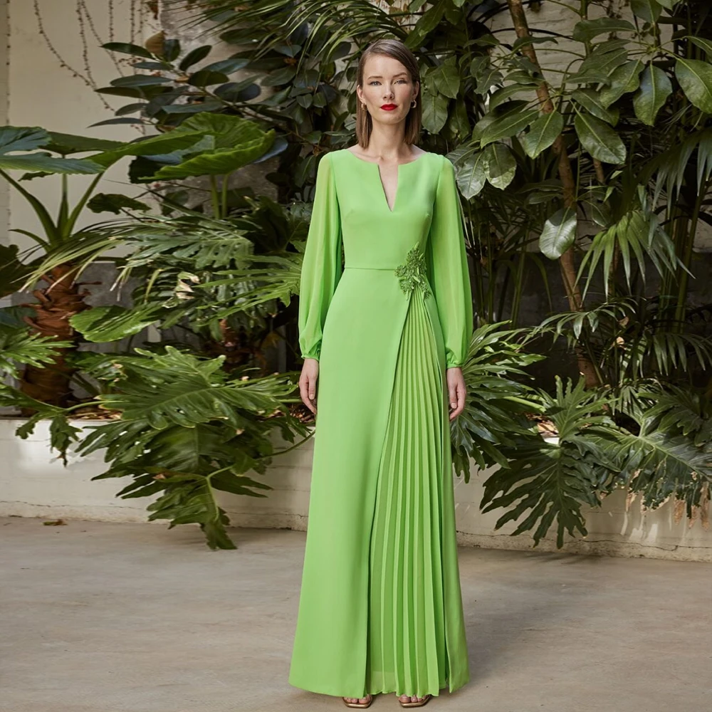 

Simple Green Mother of the Bride Dresses for Weddings V Neck Long Sleeves Wedding Party Gowns Pleat Floor Length فساتين السهرة