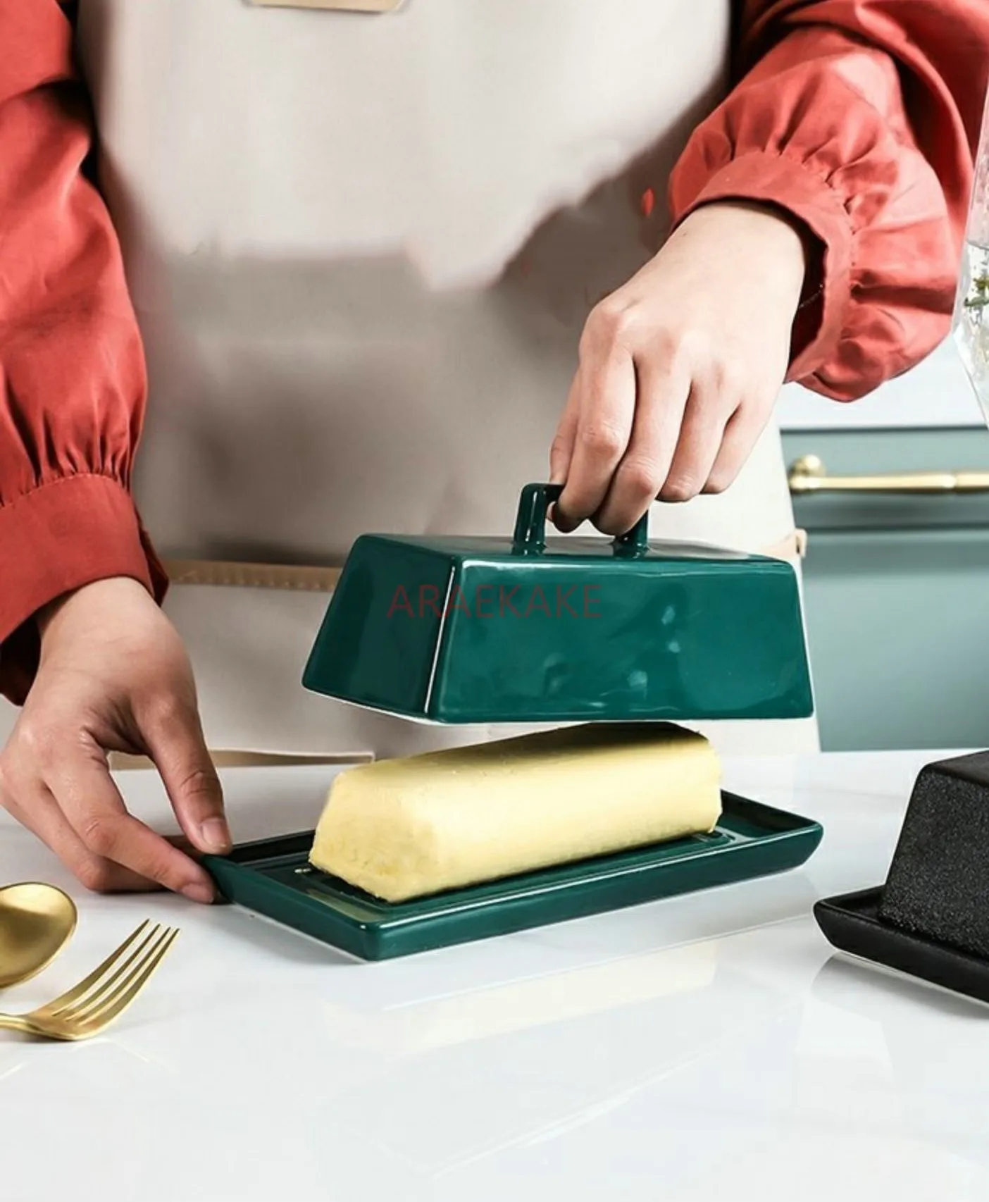 European simple cheese butter dish with lid Dim sum dish ceramic butter special tableware household cheese box