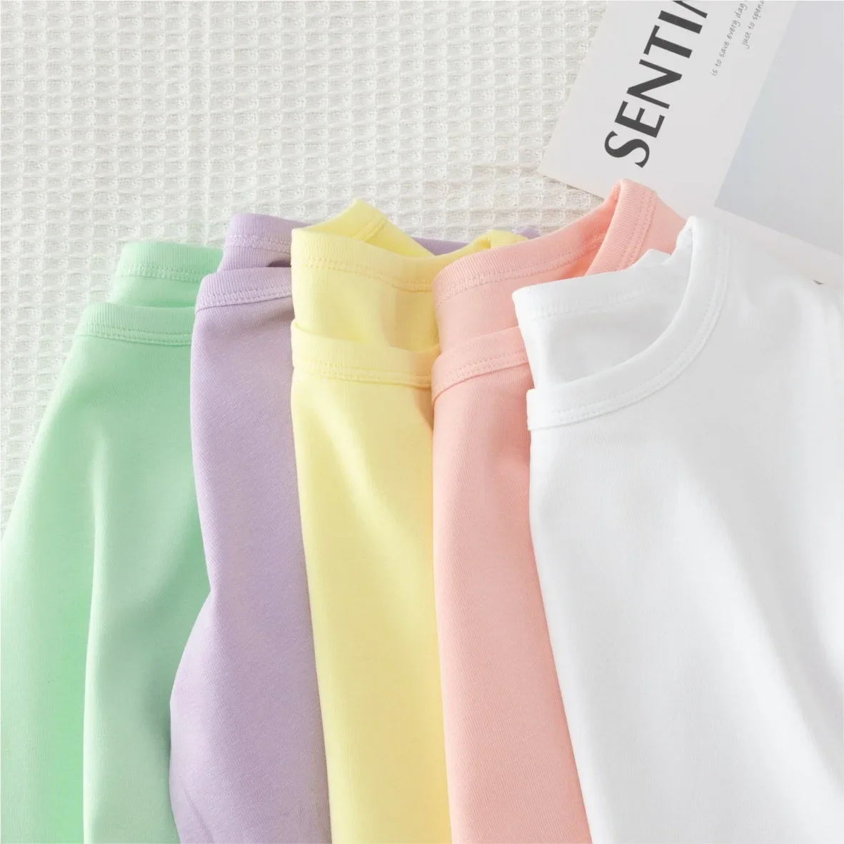 Spring and Autumn new girls' round neck short base shirt  casual long sleeved T-shirt solid color children's white top 4