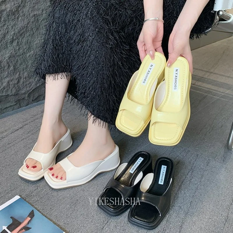 

Женские шлепанцы на танкетке, Элегантные дизайнерские сандалии с открытым носком, Повседневная Уличная обувь для пляжа, лето