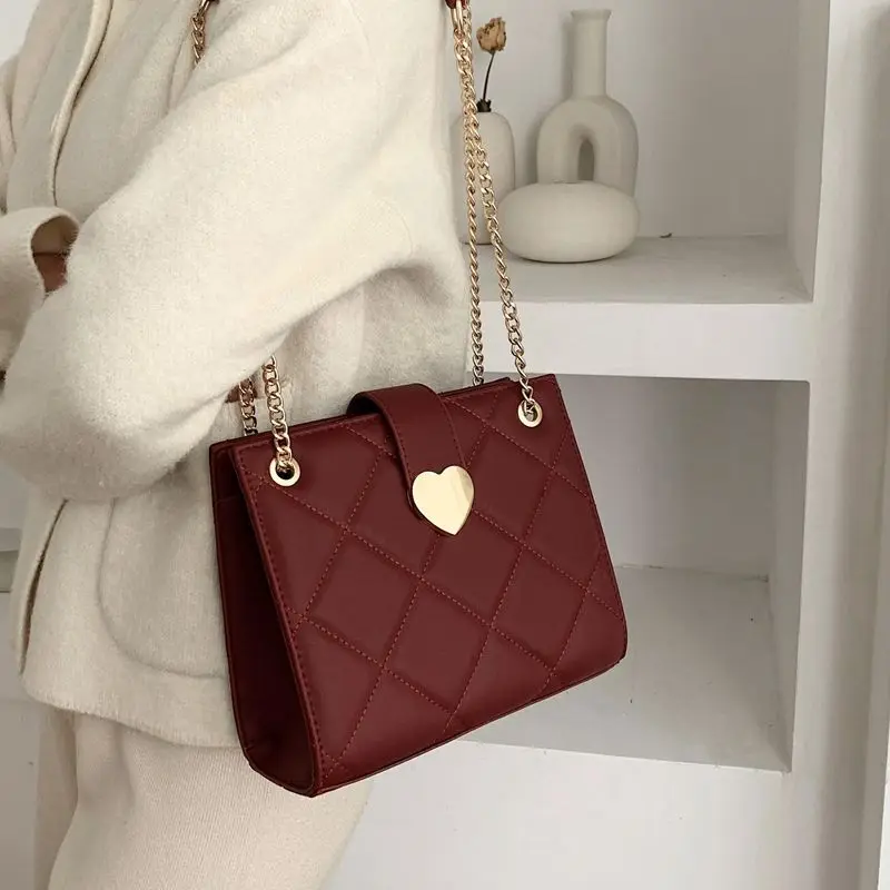 

Red Christmas Bag Women's Bag 2023 New High Capacity Net Red Bag One Shoulder Crossbody Lingge Wedding Bag