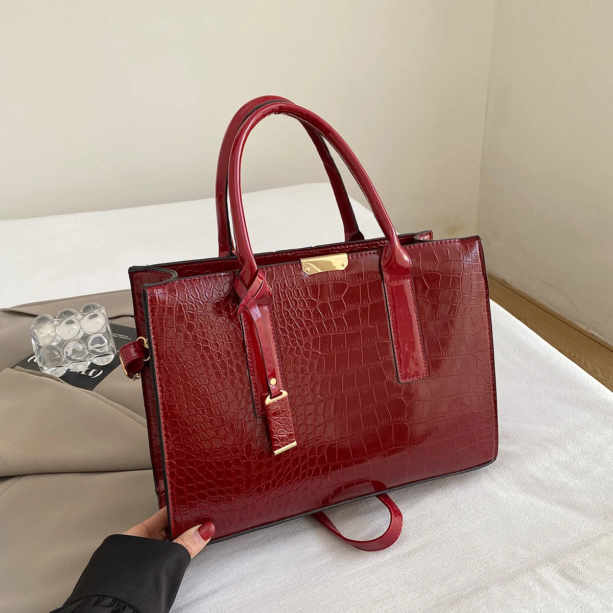 Crocodile Women's Crossbody Patent Leather Women's Messenger Bag Bag High Quality Ladies Handbag