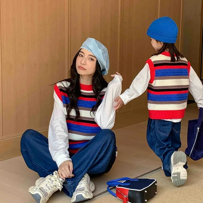 

Mom and Son Daughter Matching Striped Sweater Sleeveless Tops Mother Baby Boys Girls Same Rainbow Knit Vest Women Autumn Clothes