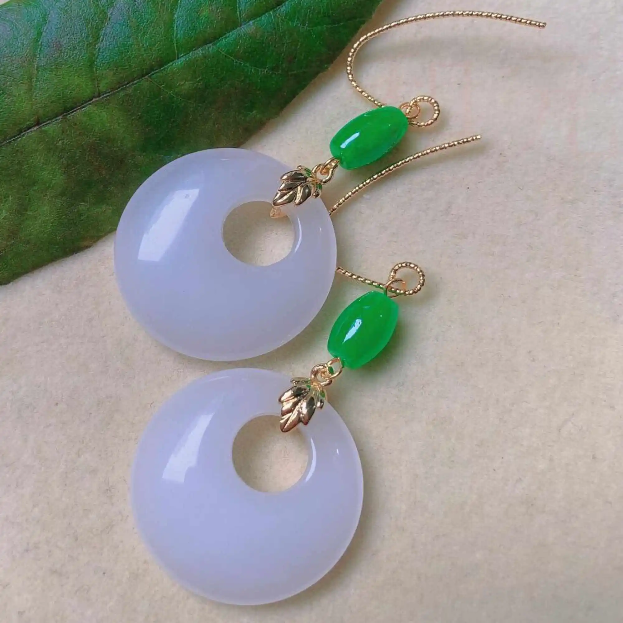 

Natural oblateness white jade Jadeite eardrop gold ear hook Accessories VALENTINE'S DAY New Year Beautiful Aquaculture Diy