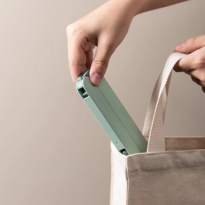 1pc Travel Folding Hanger Portable Hanger Travel Multifunctional Hanger Nordic Style Mini Storage Eco-friendly Hanger 3