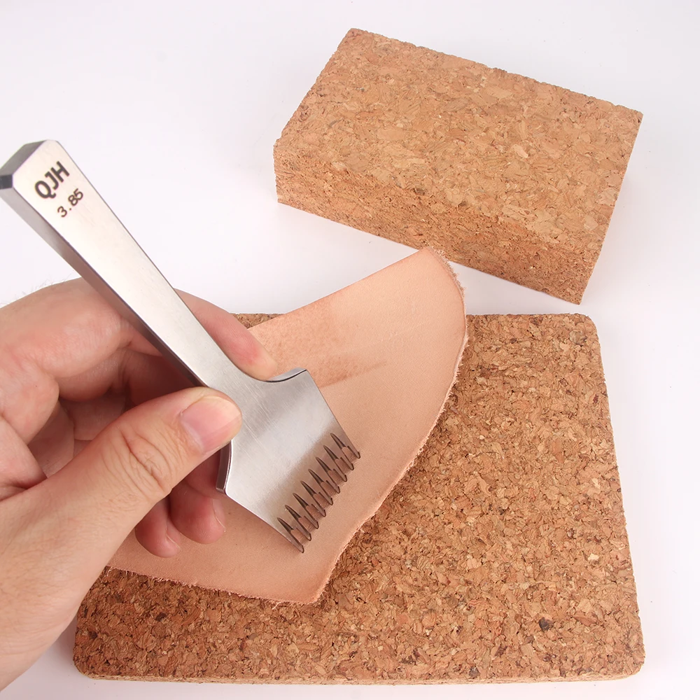 QJH 2 Piece Leather Craft Punching Pad Rubber Mute Board Cutting Hole Stamping Tool, Stamping Mallet Mat Protective DIY Craft