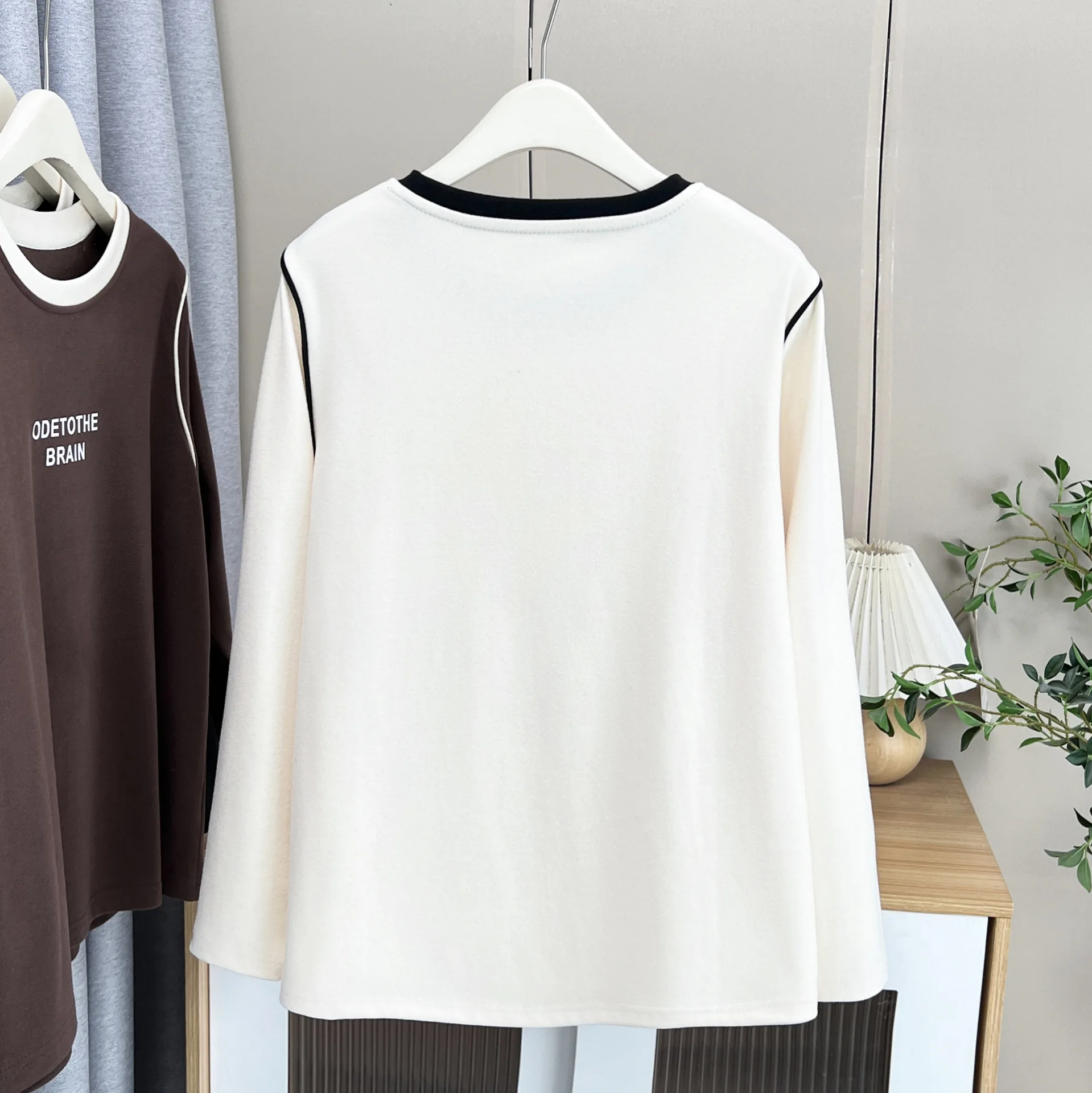 XXXXL Fashion Plus Size Women's T-Shirt Autumn And Winter New Simple Printed Small Letter Thickened DE Velvet Warm Tops 2531