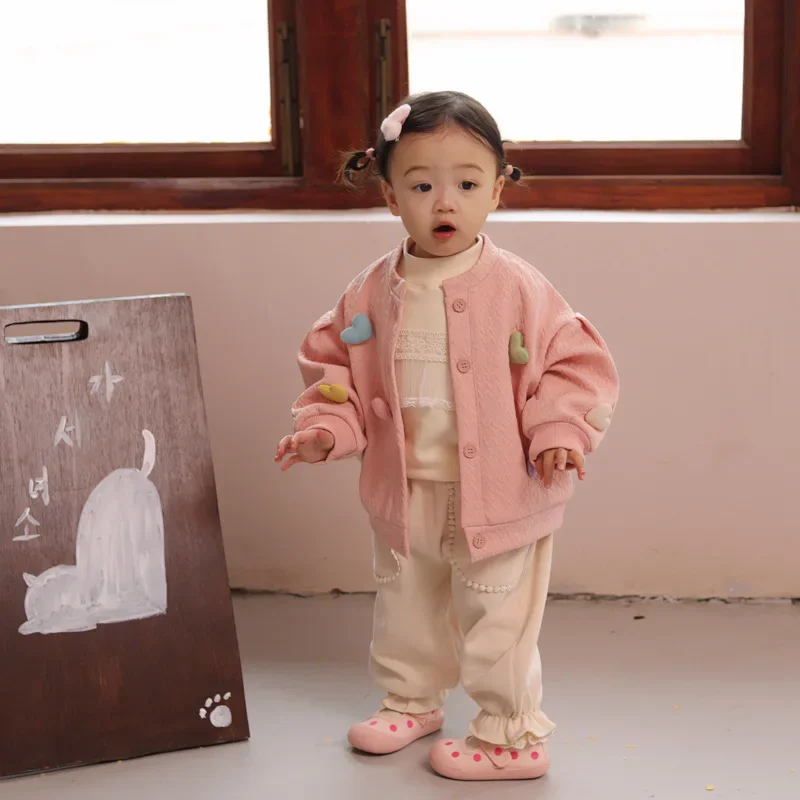 

Пальто для девочек коллекция 2023 года, детская одежда на раннюю зиму, кардиган для девочек, шелковое шерстяное пальто с зажимом, детское теплое пальто с трехмерной надписью Love