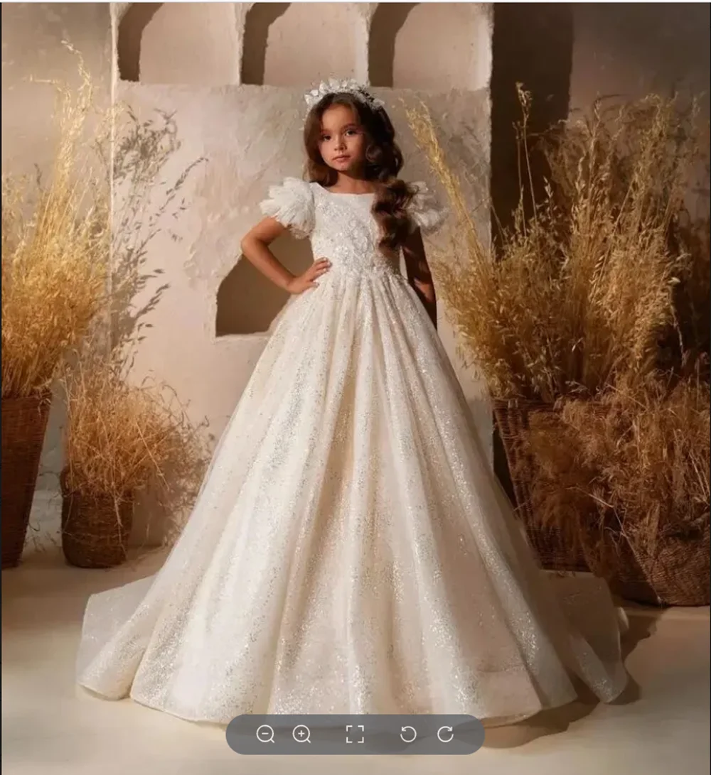 

Flower Girls Dresses For Wedding Lace Embroidered Appliques Short Sleeve Ball Gowns Custom Holy First Communion Flower Girl