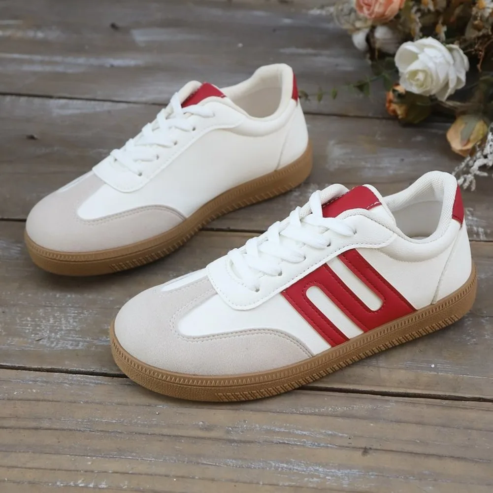 Fashion Black White Striped Flat Sneakers Women Lightweight Lace Up Sports Shoes Woman Non Slip Breathable Casual Sneakers 2025