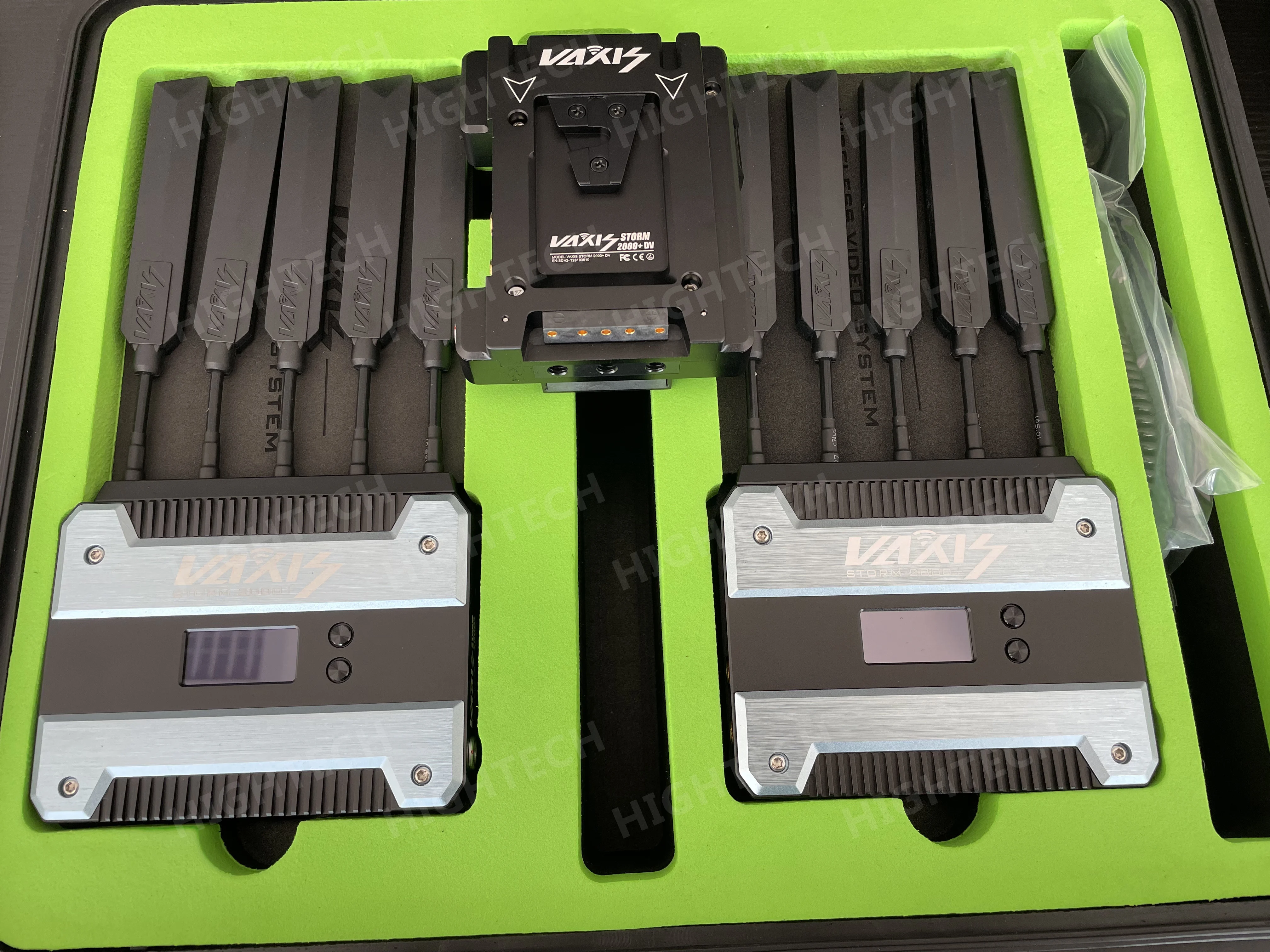 Storm 3000 DV Wireless Video Transmitter with Dual V-Mount Plate up to 3000 Supp