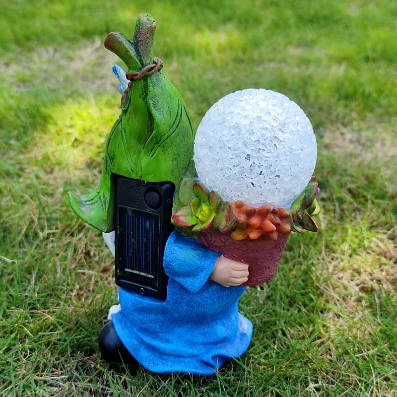 Gnomo Yoga Con Luce Solare - Decorazione Da Giardino In Resina Con Sfera Luminosa LED, Effetto Muschio - Foto 8